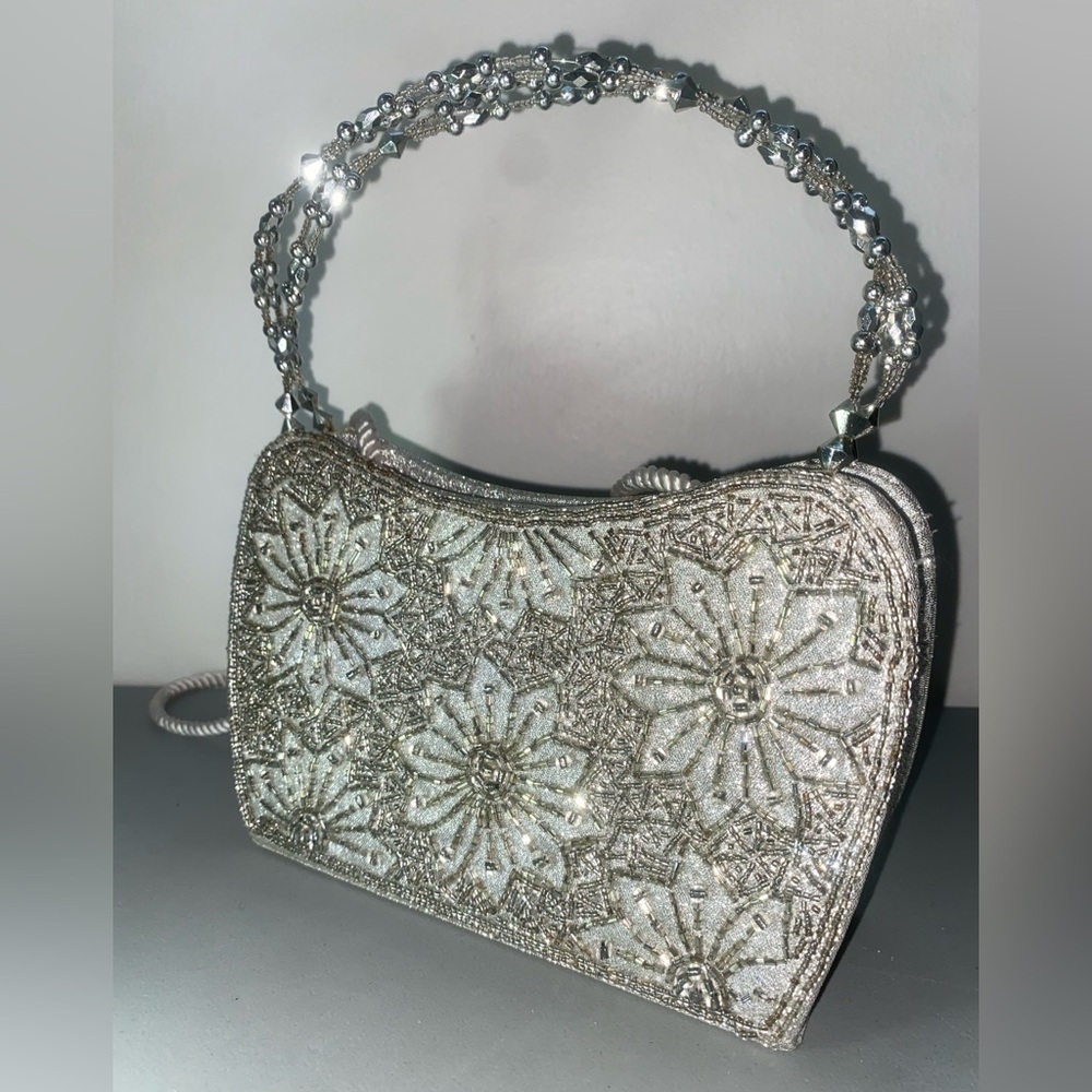 Elegant Vintage Bon Vent Shinny Silver Beaded Handbag Rare / Mirror accessory